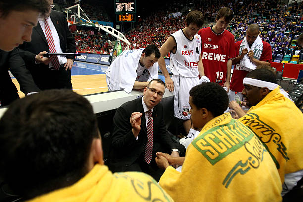 多方面因素 多方面因素